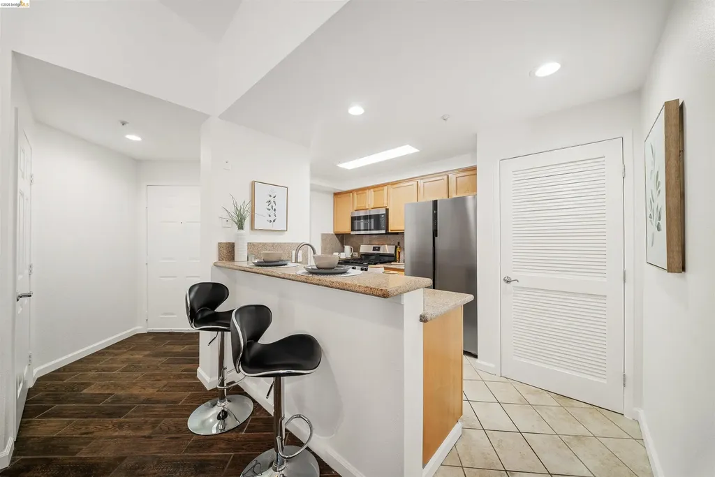 280 Caldecott Oakland CA 94618