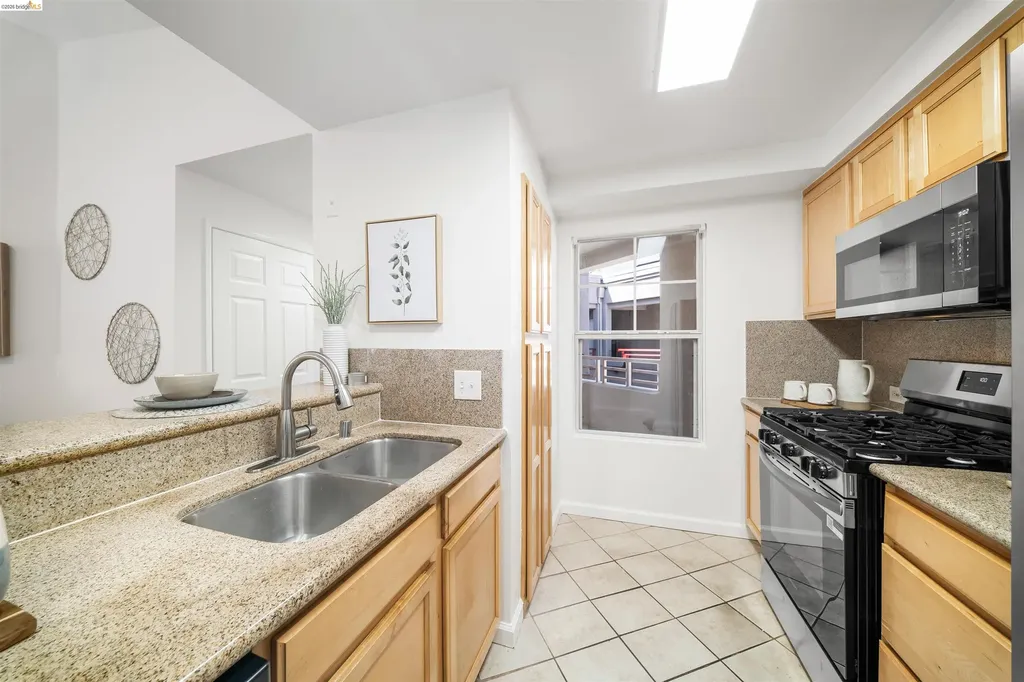 280 Caldecott Oakland CA 94618