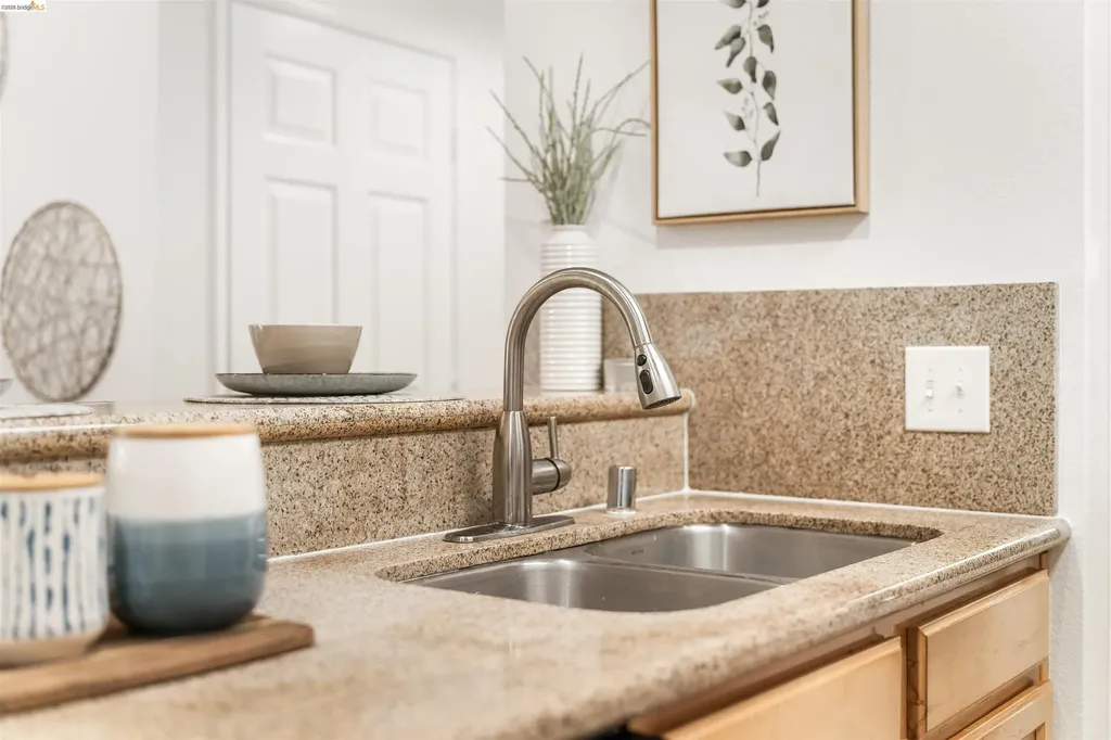 280 Caldecott Oakland CA 94618