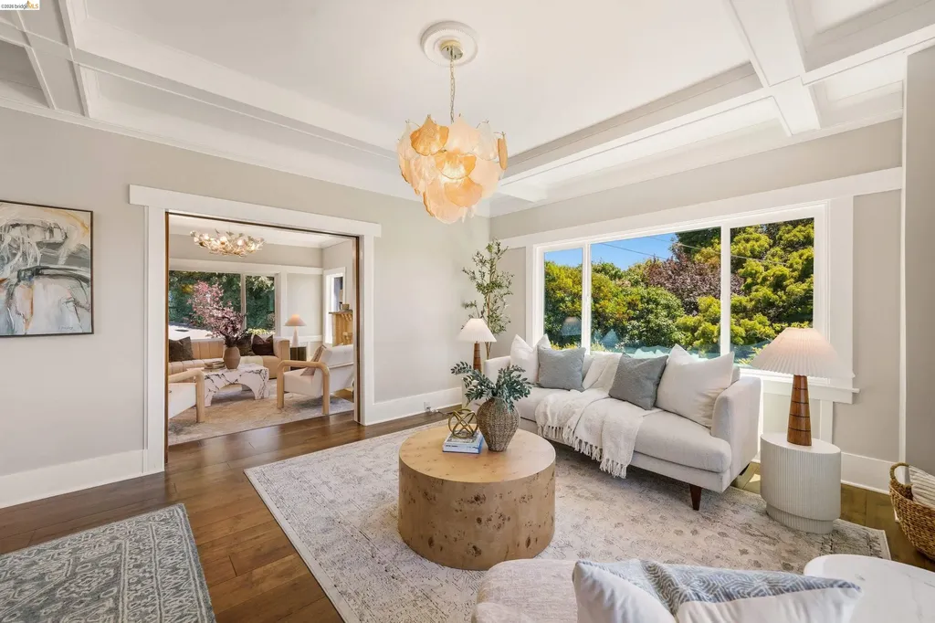 5765 Manila Avenue Oakland CA 94618