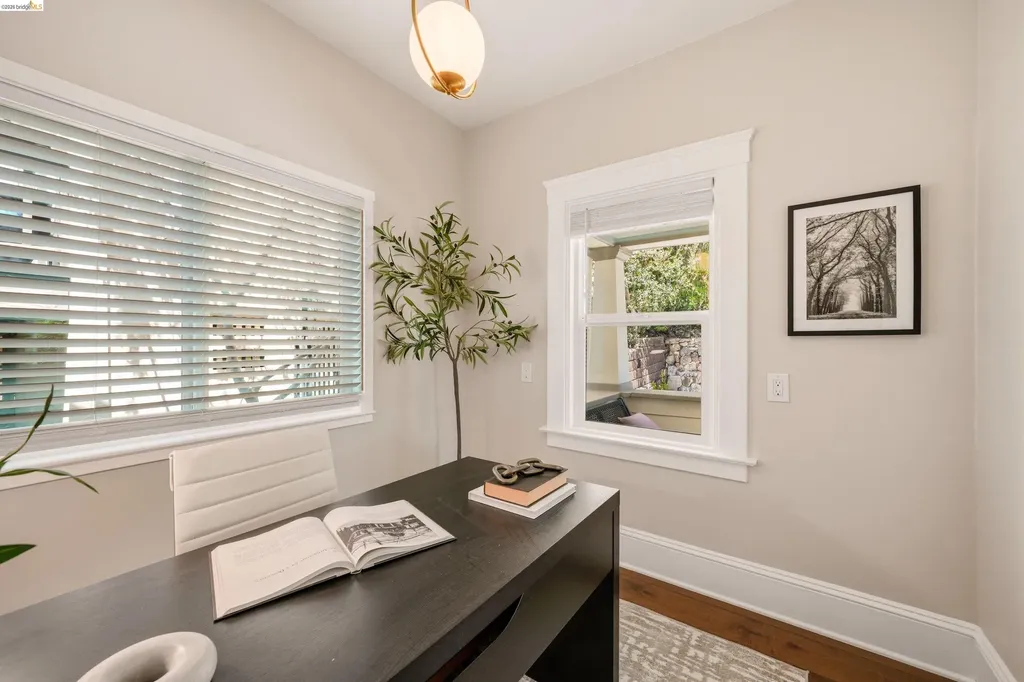 5765 Manila Avenue Oakland CA 94618