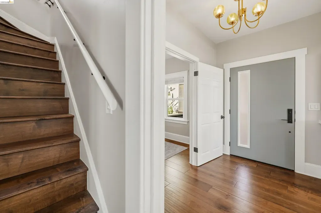 5765 Manila Avenue Oakland CA 94618