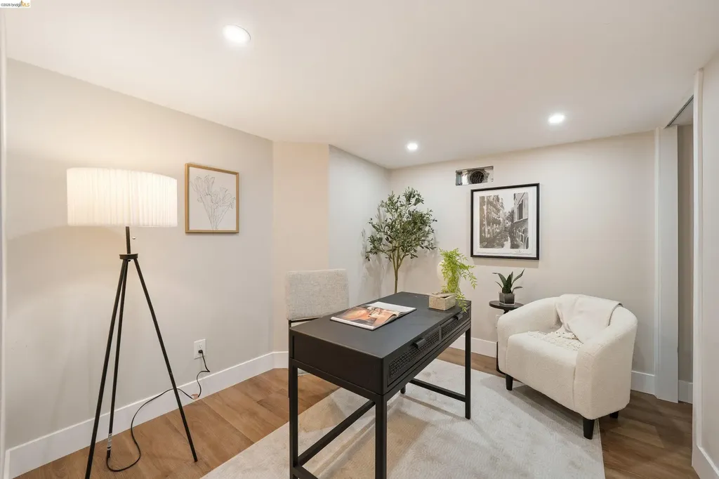 5765 Manila Avenue Oakland CA 94618