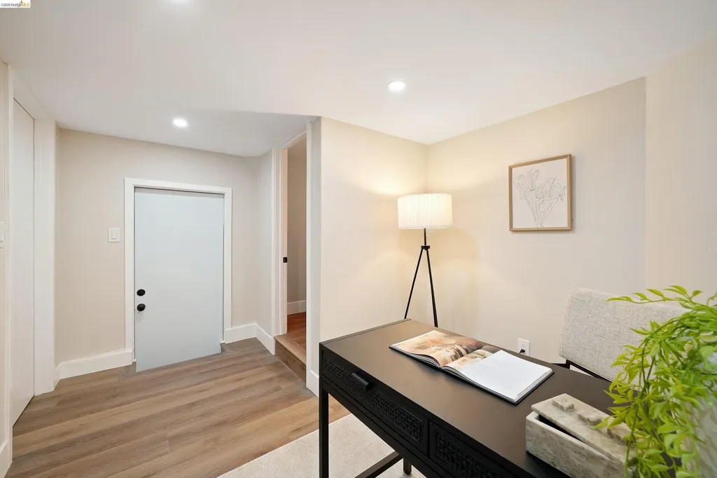 5765 Manila Avenue Oakland CA 94618