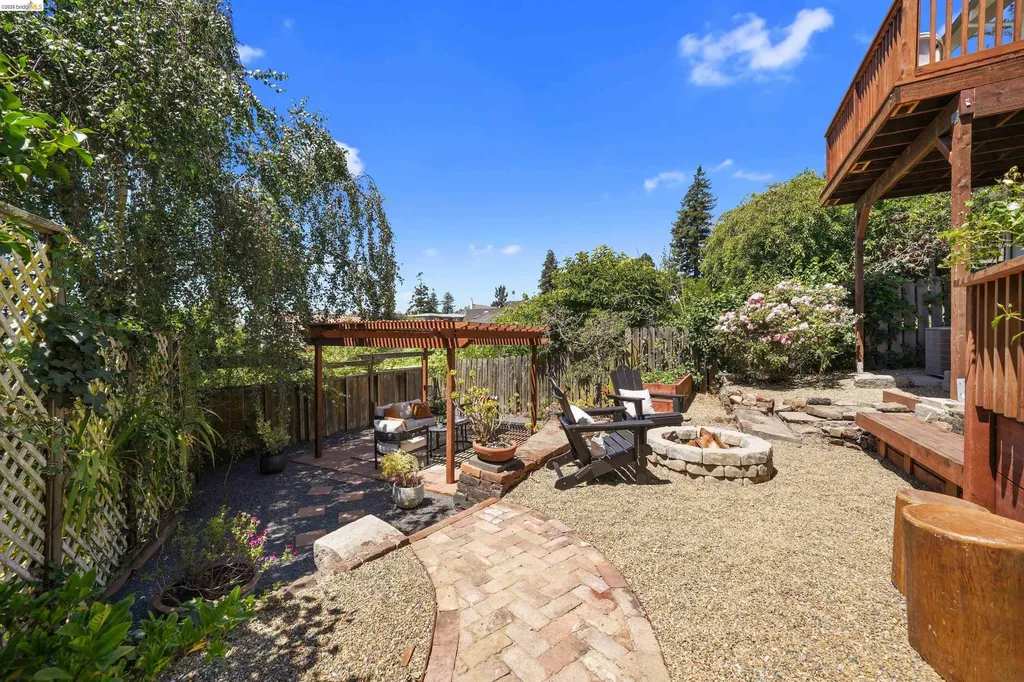 5765 Manila Avenue Oakland CA 94618