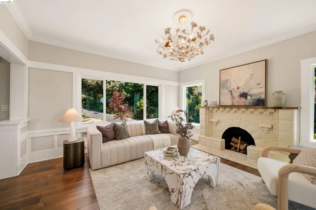 5765 Manila Avenue Oakland CA 94618
