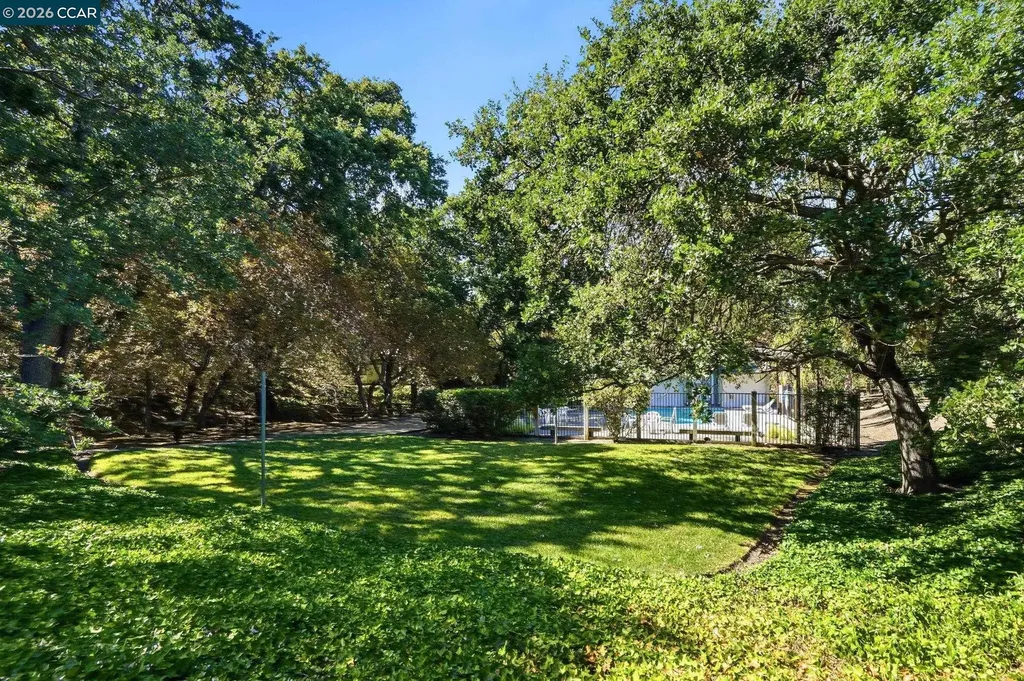 700 Suntree Lane Pleasant Hill CA 94523