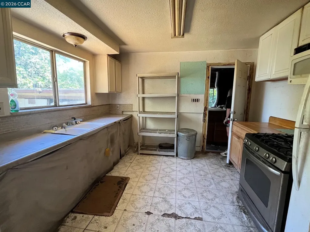 196 N Bella Monte Avenue Bay Point CA 94565