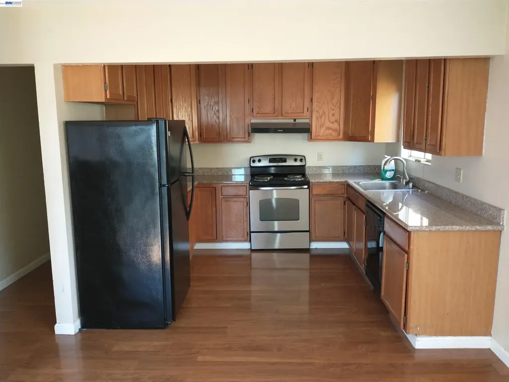 6909 Macarthur Boulevard Oakland CA 94605