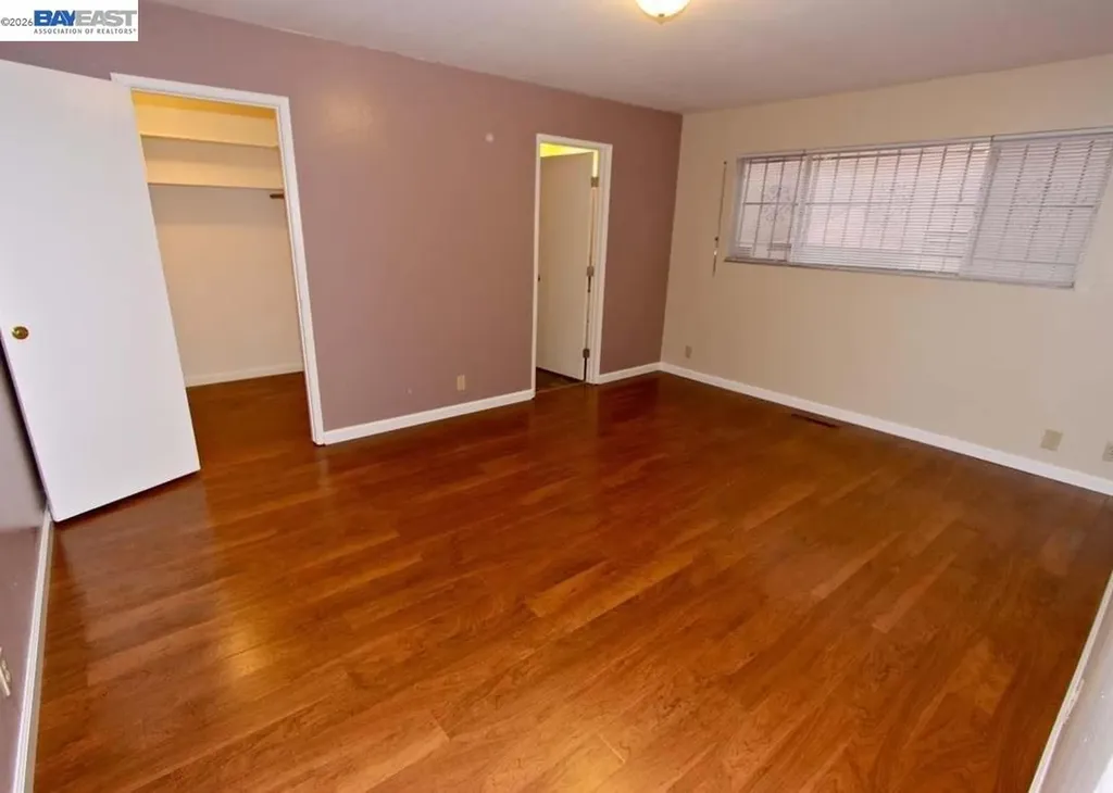 6909 Macarthur Boulevard Oakland CA 94605