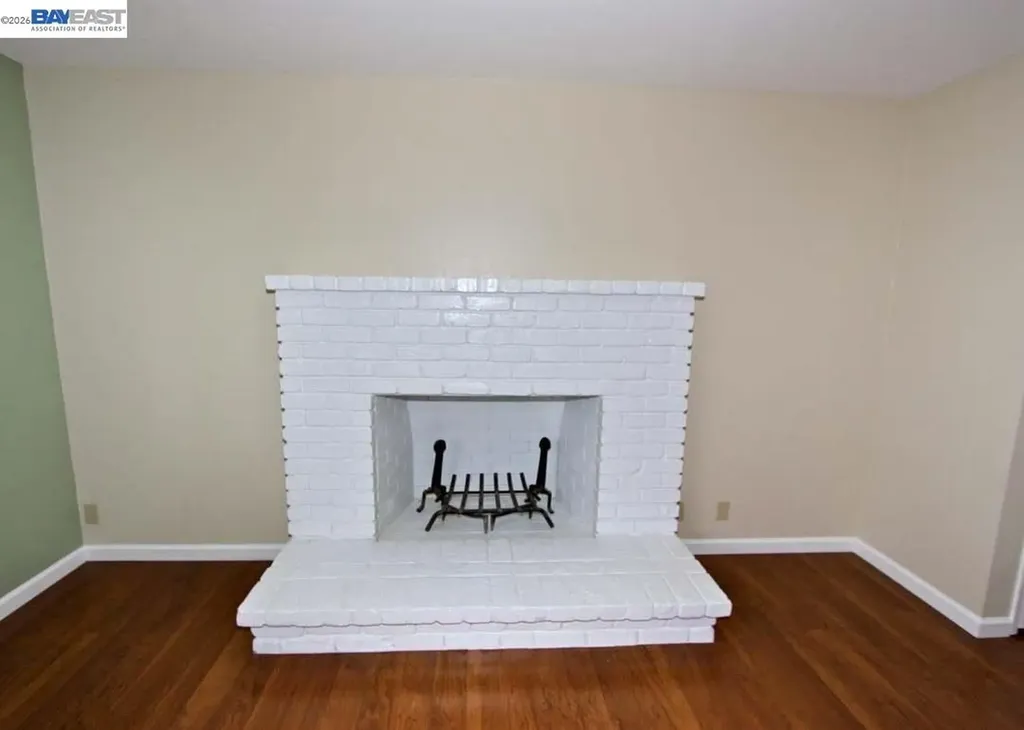 6909 Macarthur Boulevard Oakland CA 94605