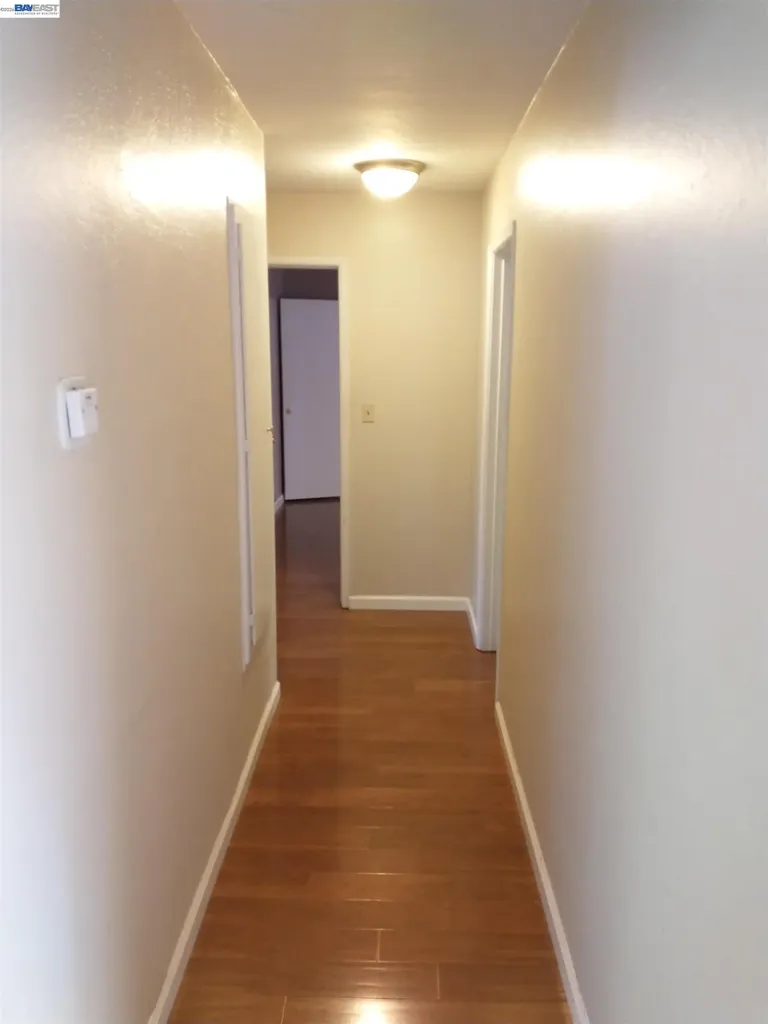 6909 Macarthur Boulevard Oakland CA 94605