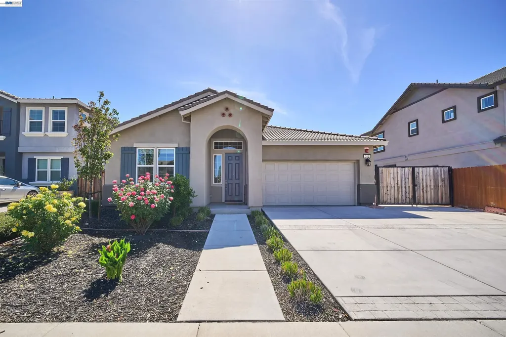 243 Gannet Street Vacaville CA 95688