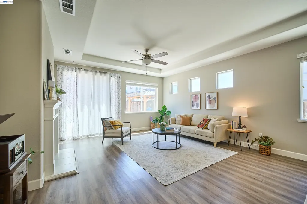 243 Gannet Street Vacaville CA 95688