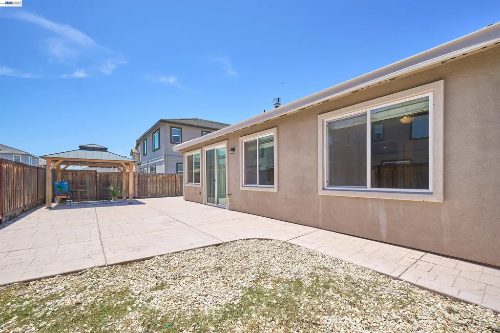 243 Gannet Street Vacaville CA 95688