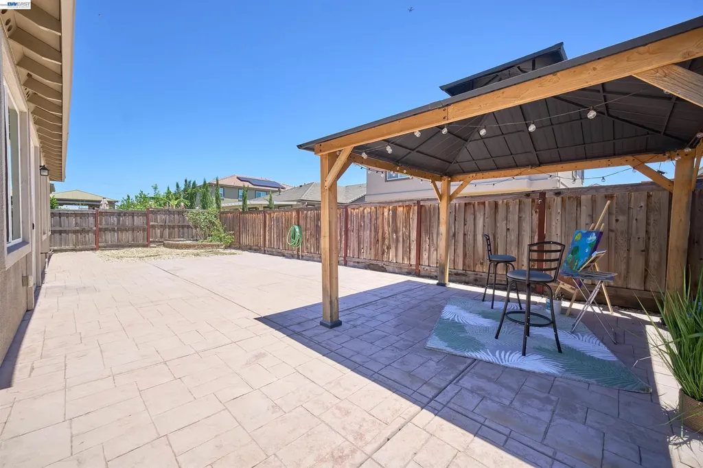 243 Gannet Street Vacaville CA 95688