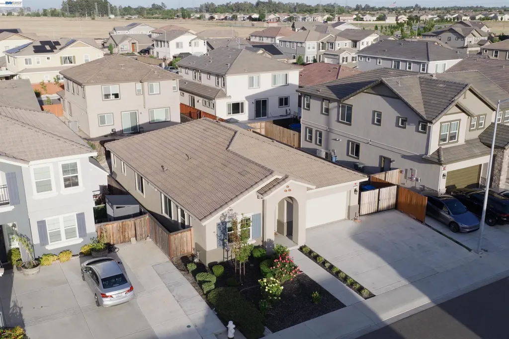 243 Gannet Street Vacaville CA 95688