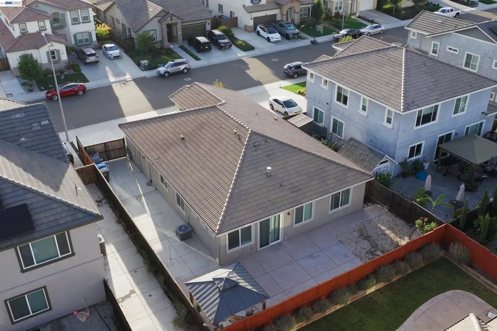 243 Gannet Street Vacaville CA 95688