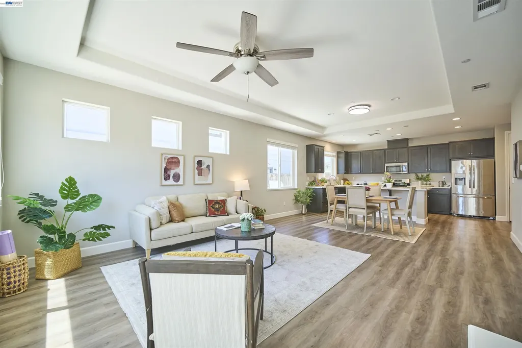 243 Gannet Street Vacaville CA 95688