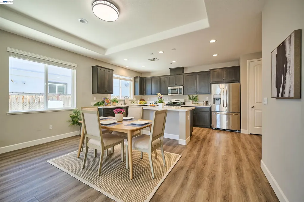 243 Gannet Street Vacaville CA 95688