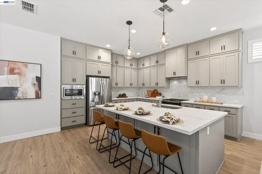 4047 St Helena Way Dublin CA 94568