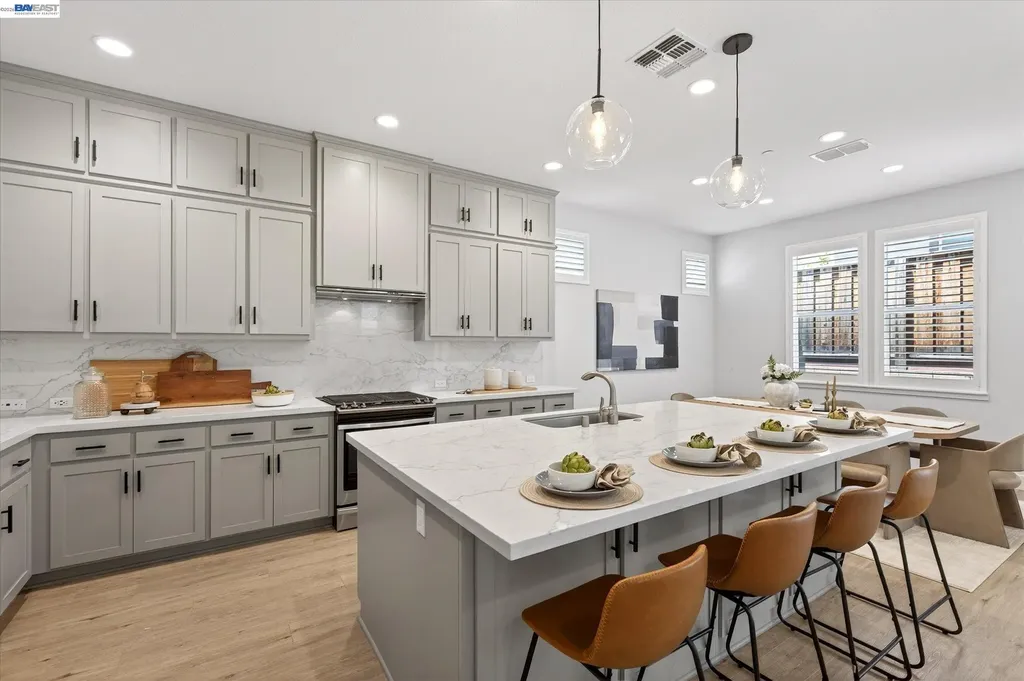4047 St Helena Way Dublin CA 94568