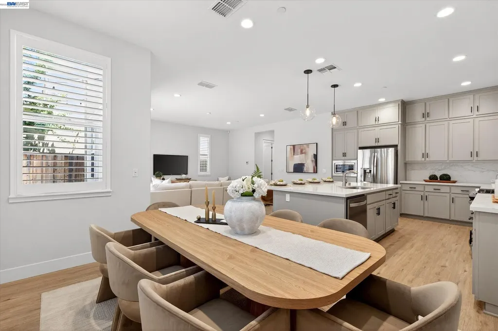 4047 St Helena Way Dublin CA 94568