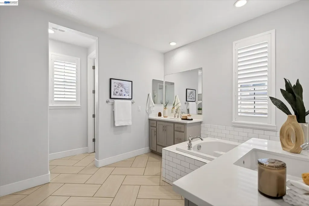 4047 St Helena Way Dublin CA 94568