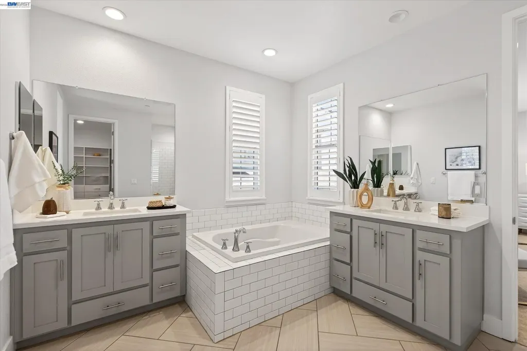 4047 St Helena Way Dublin CA 94568