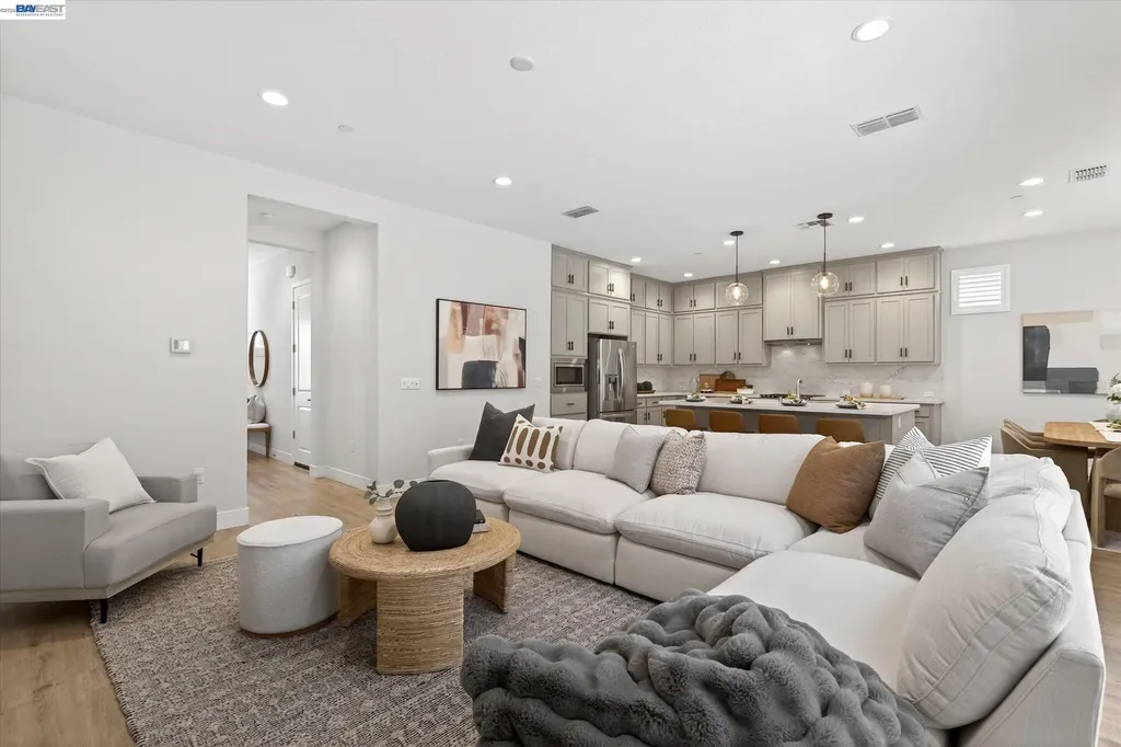 4047 St Helena Way Dublin CA 94568