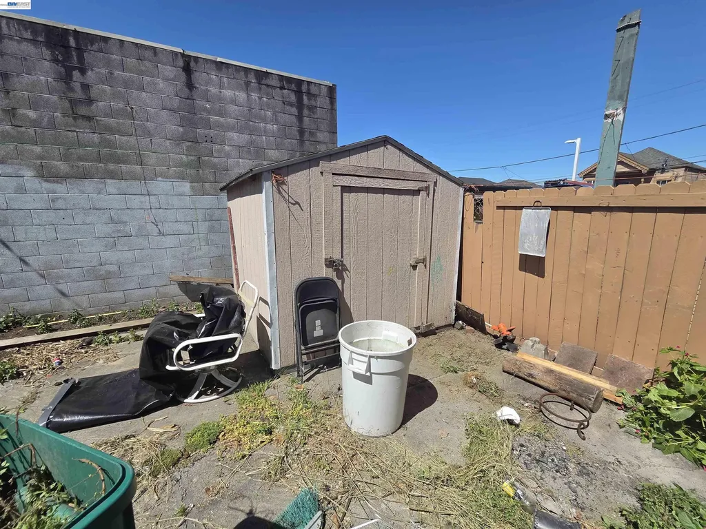 2859 9th Street Oakland CA 94601