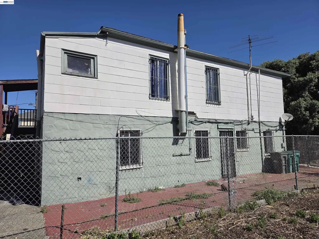2859 9th Street Oakland CA 94601
