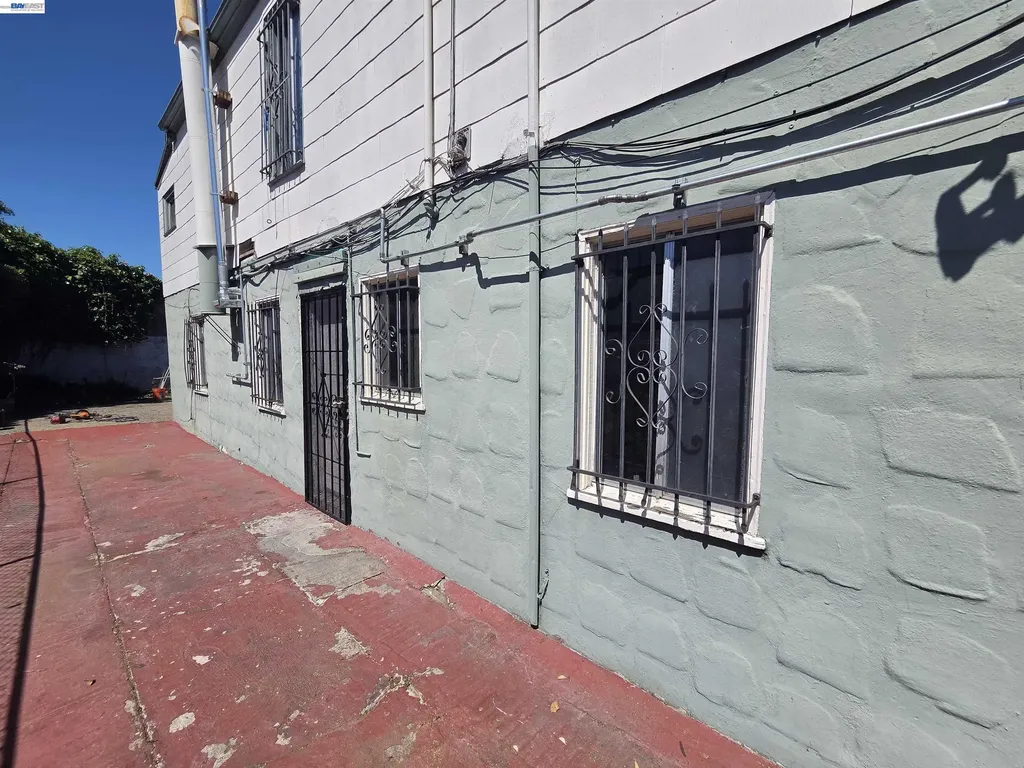 2859 9th Street Oakland CA 94601
