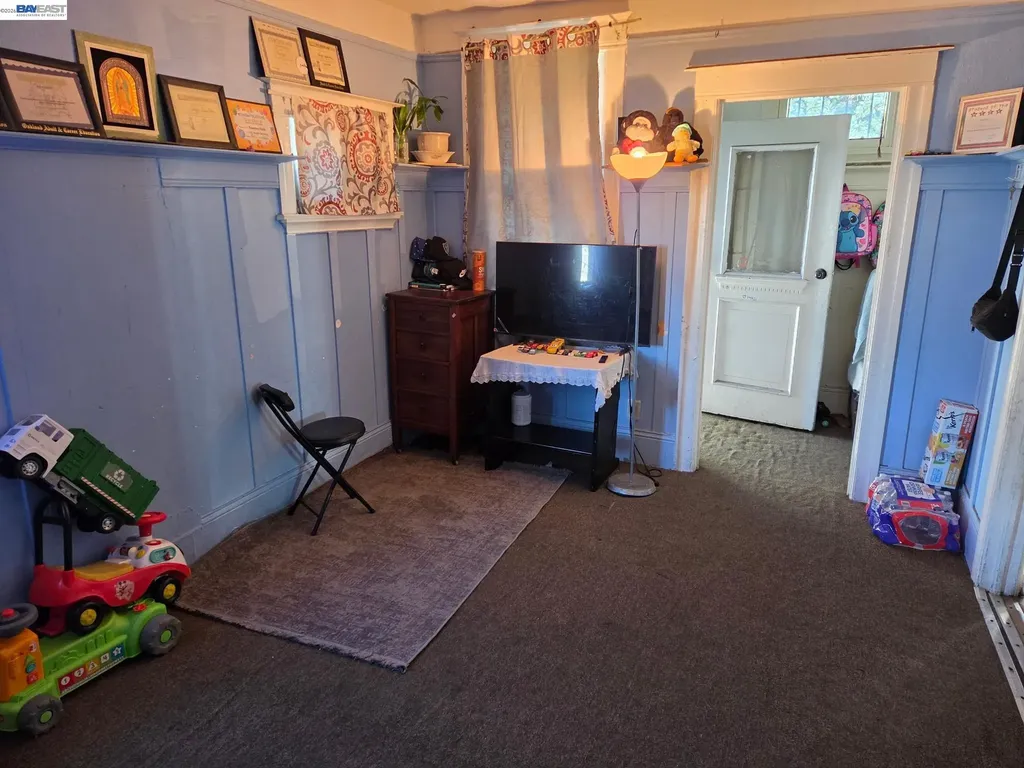 2859 9th Street Oakland CA 94601
