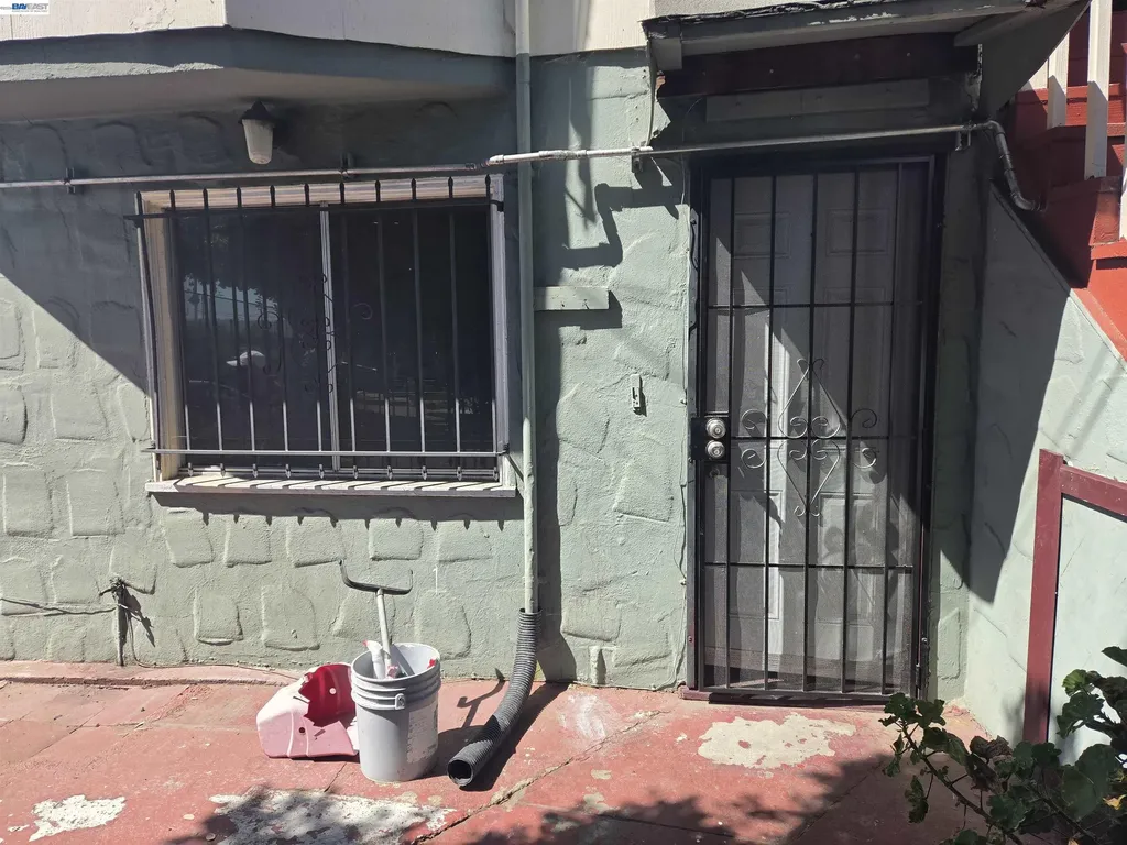 2859 9th Street Oakland CA 94601