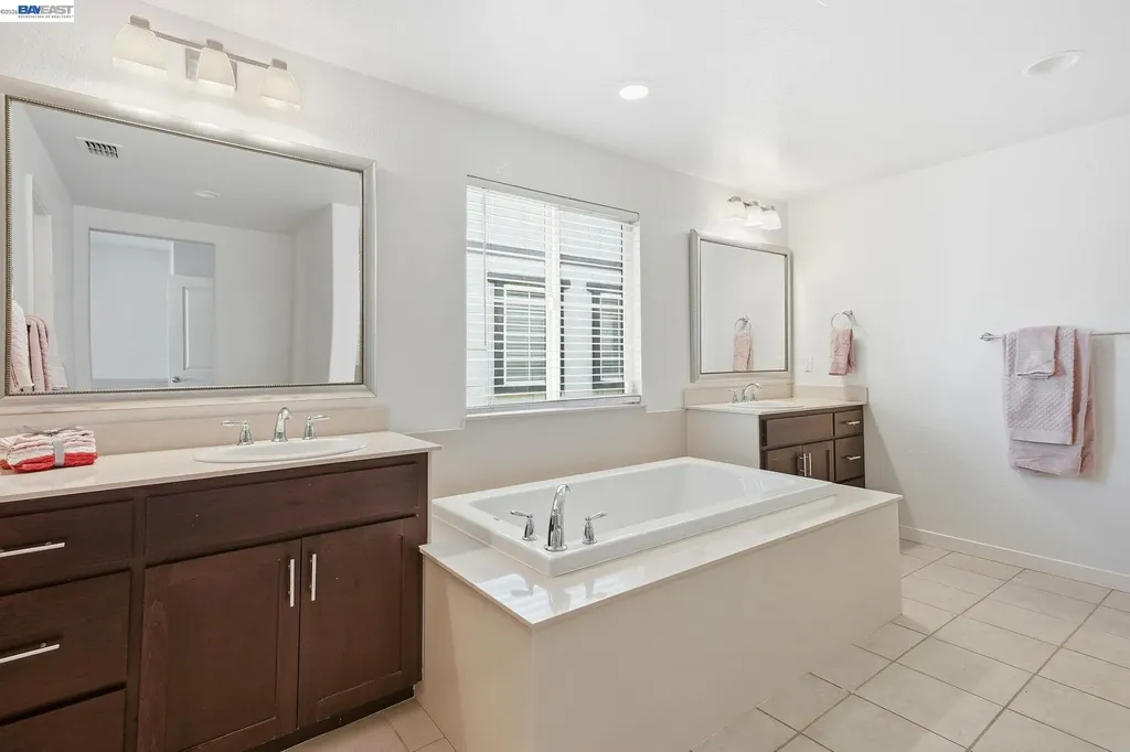 182 Willowrun Way Oakley CA 94561
