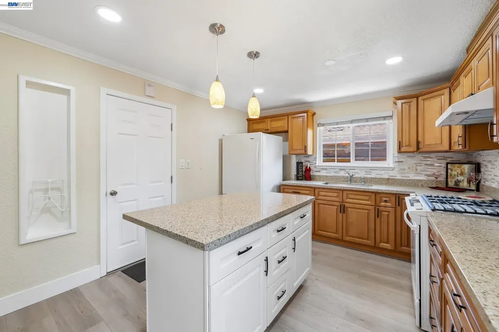 33741 12th Street Union City CA 94587