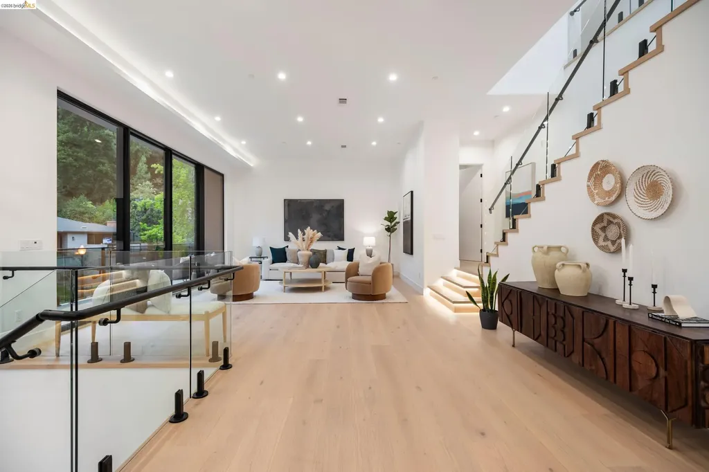 1667 Trestle Glen Road Oakland CA 94610