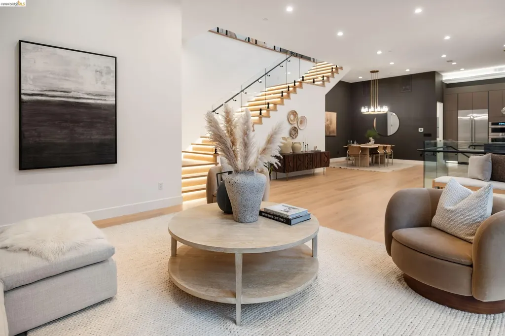 1667 Trestle Glen Road Oakland CA 94610