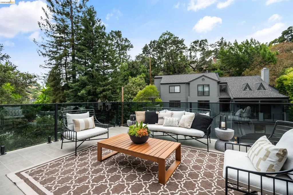 1667 Trestle Glen Road Oakland CA 94610