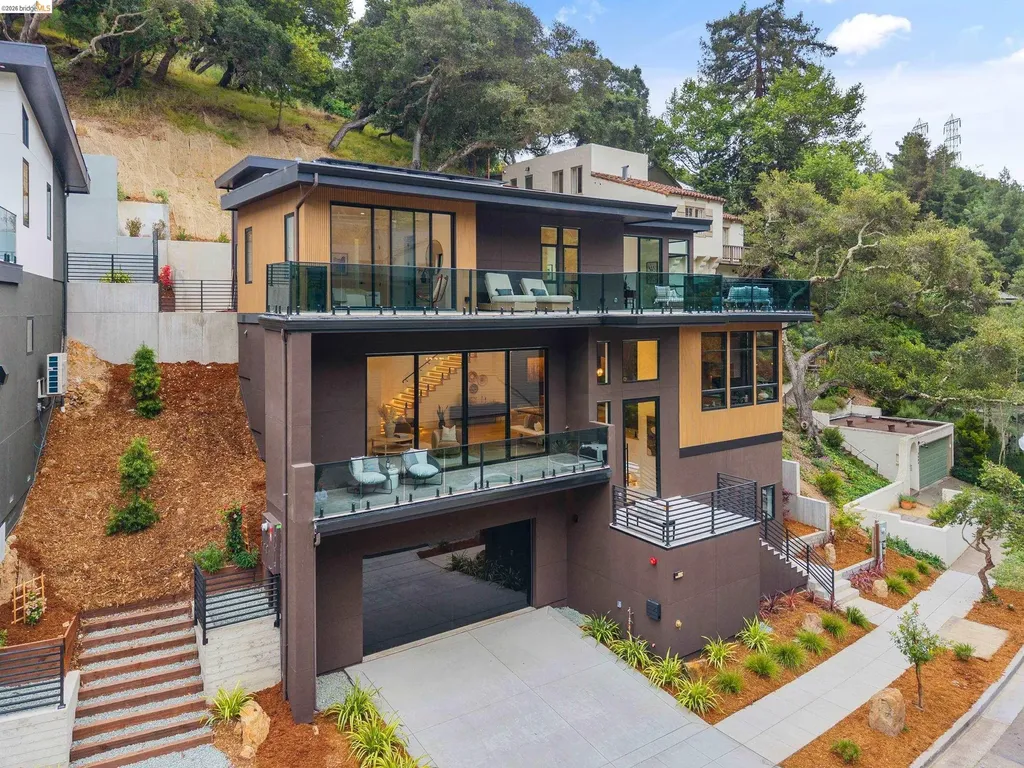 1667 Trestle Glen Road Oakland CA 94610
