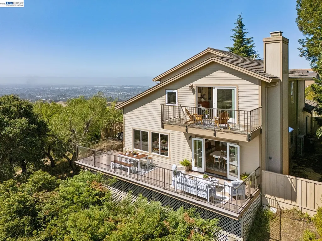 5028 Crystal Ridge Court Oakland CA 94605