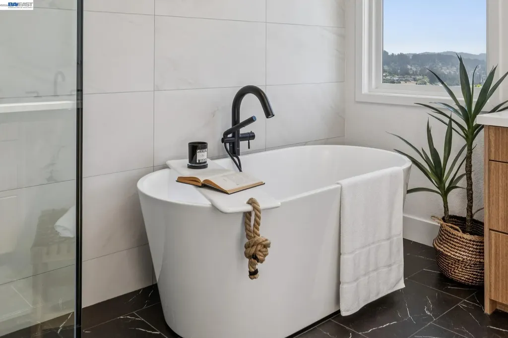 5028 Crystal Ridge Court Oakland CA 94605
