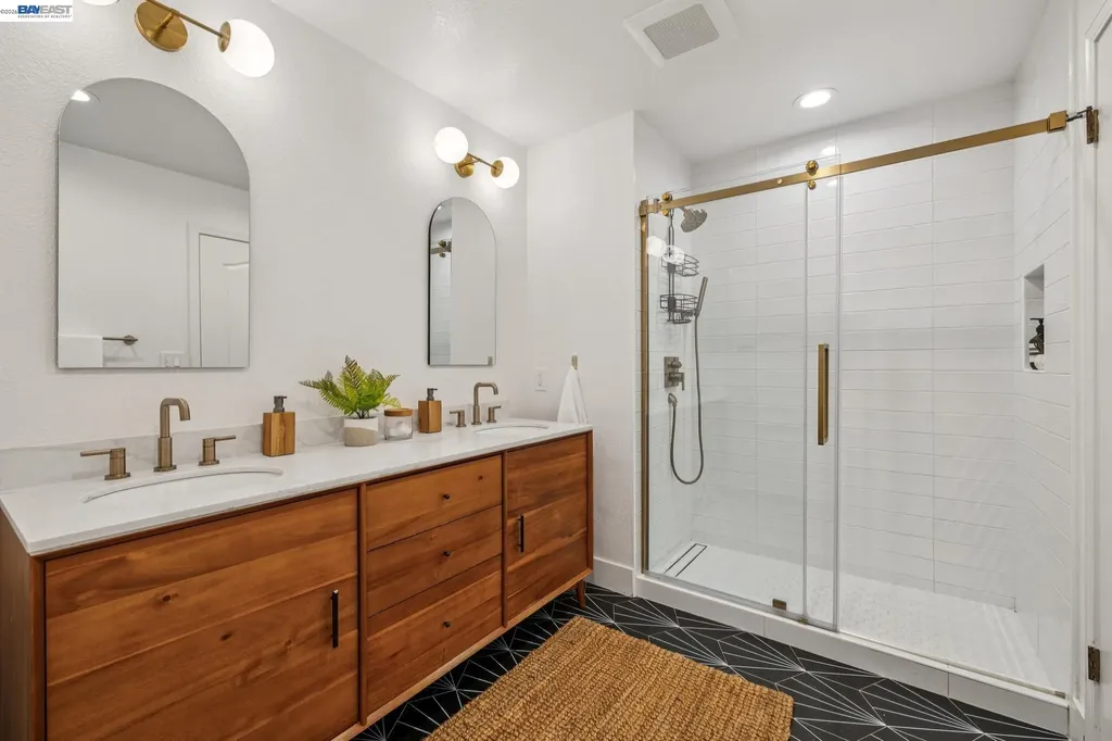 5028 Crystal Ridge Court Oakland CA 94605