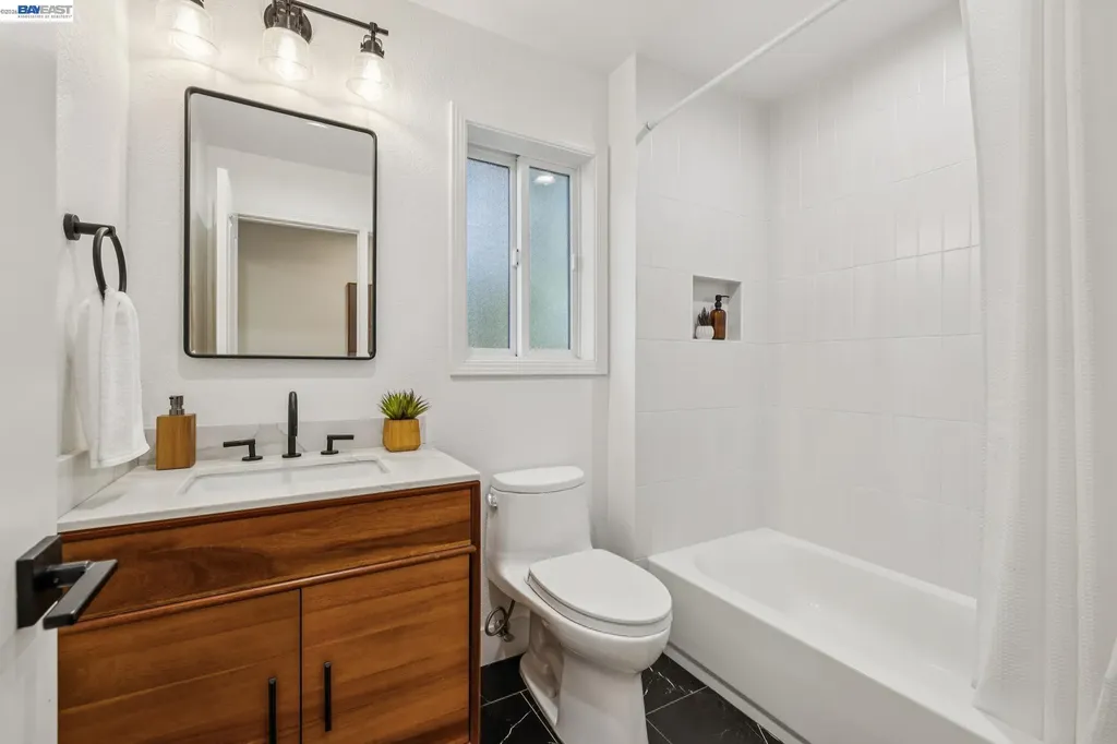 5028 Crystal Ridge Court Oakland CA 94605