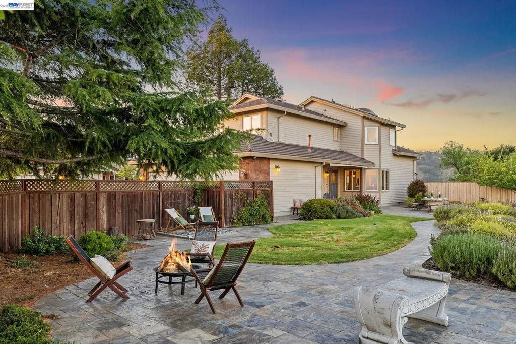 5028 Crystal Ridge Court Oakland CA 94605