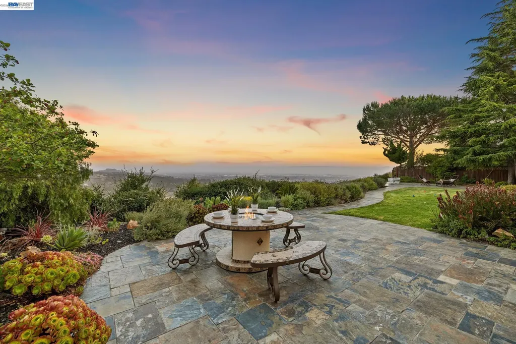 5028 Crystal Ridge Court Oakland CA 94605