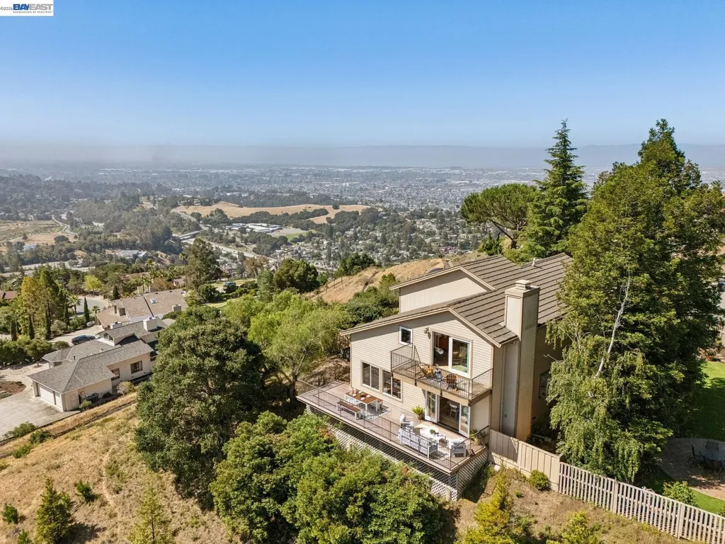 5028 Crystal Ridge Court Oakland CA 94605