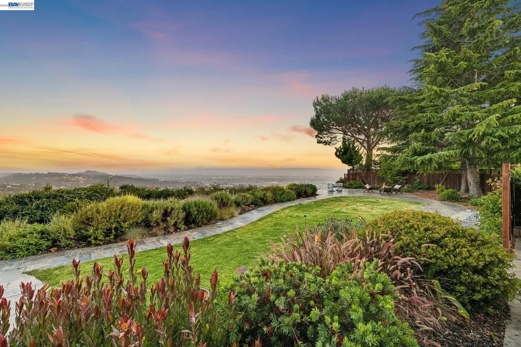 5028 Crystal Ridge Court Oakland CA 94605