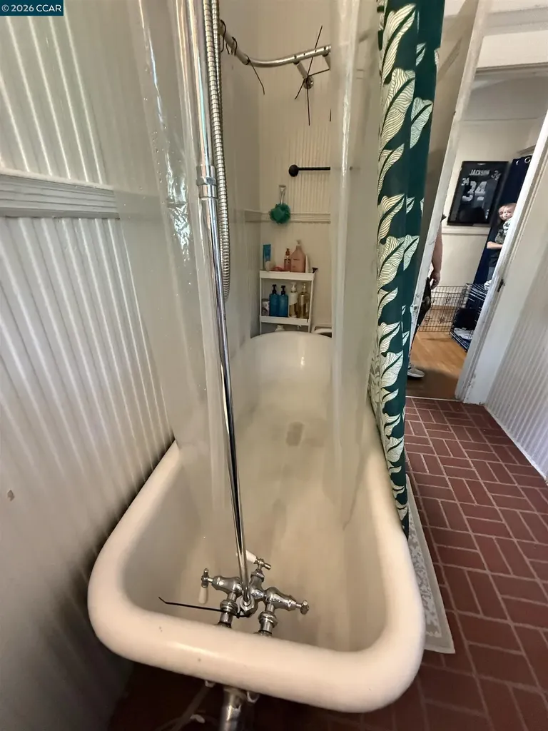 515 28th Street Oakland CA 94609
